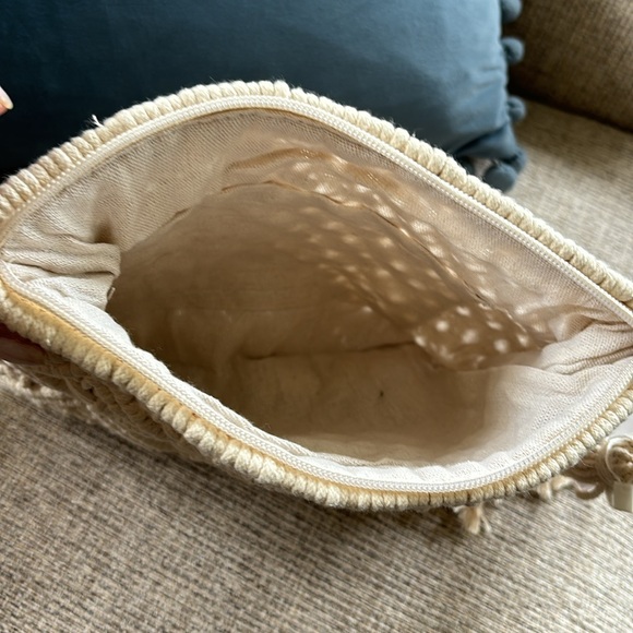 Sunday Boho macrame crocheted clutch NWT - Picture 4 of 5